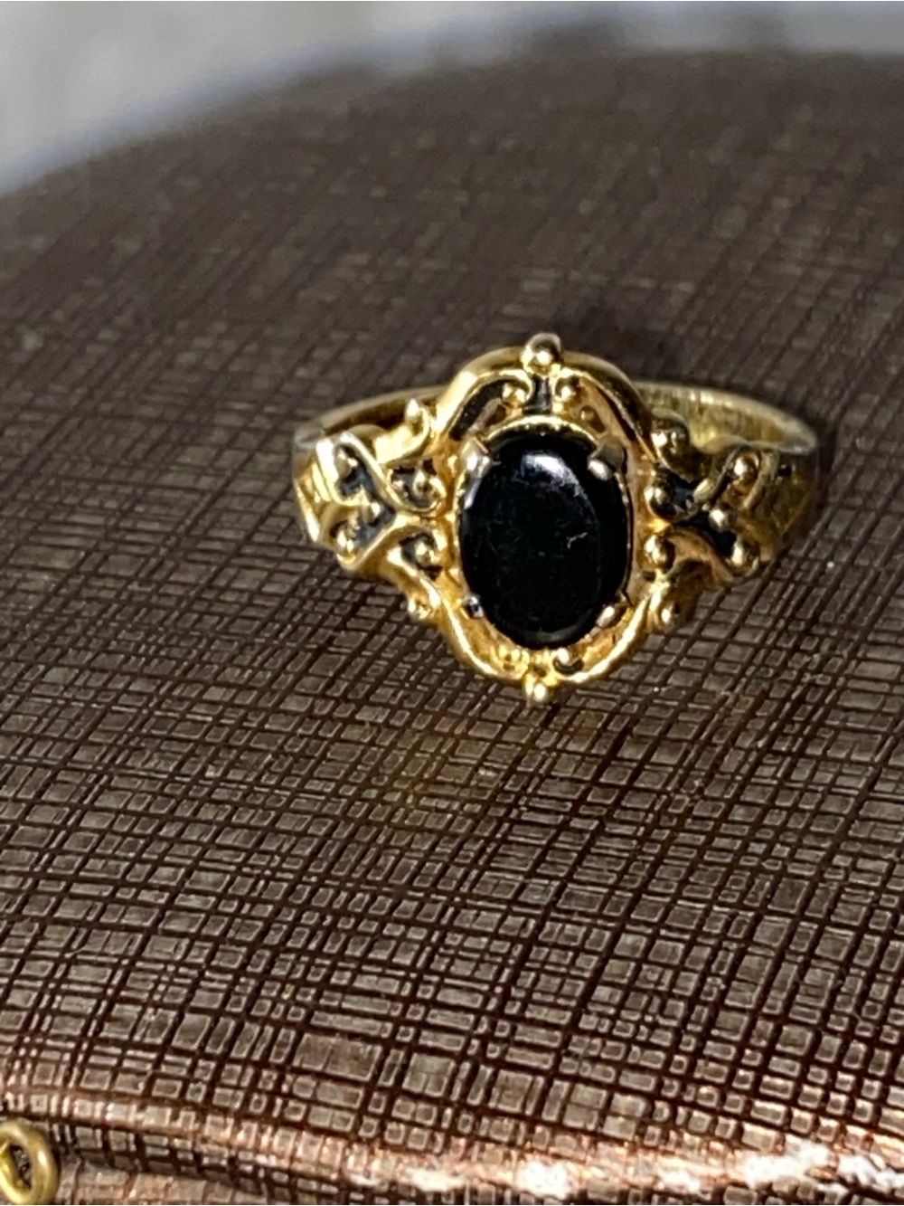 Gold-Tone Vintage Style Ring with Black Center Stone size 5.5